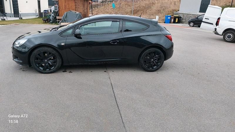 Gebraucht Opel Astra GTC 120 PS (88 kW) 2013 Schwarz Coupé