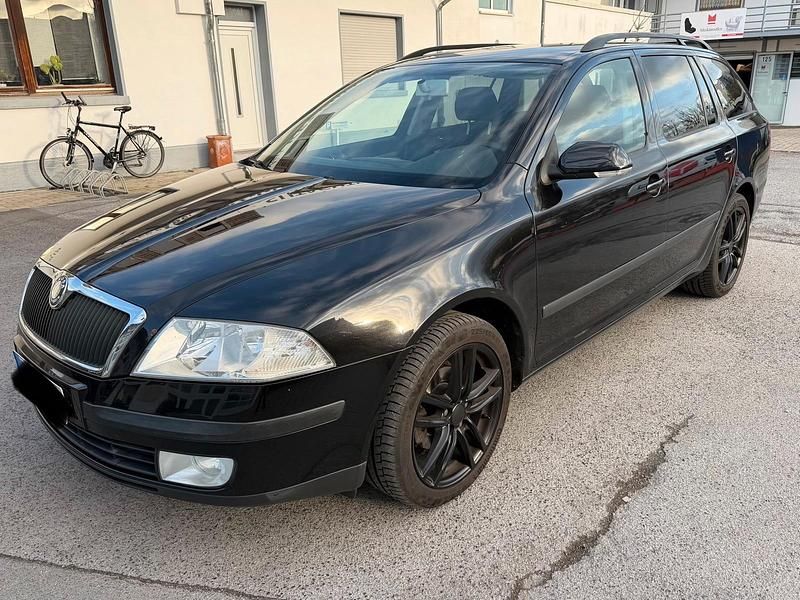 Schwarz Gebraucht 2008 Skoda Octavia Tour Kombi | 3.800 € (Teuer) - Bild 1/4