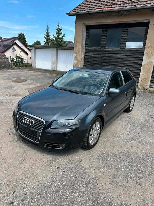 Grau Gebraucht 2006 Audi A3 Kleinwagen | 2.500 € (Guter Preis) - Bild 1/4