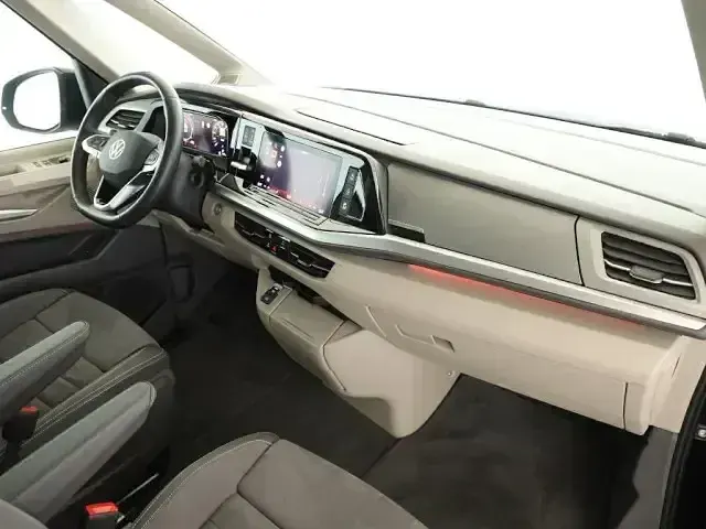 Używany VW Multivan Style 150 KM (110 kW) 2025 Czarny Minivan