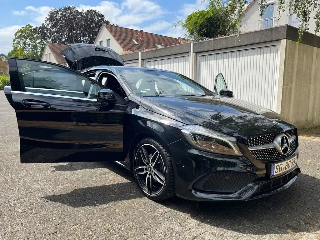 Gebraucht Mercedes A200 AMG line 156 PS (114 kW) 2018 Schwarz Limousine