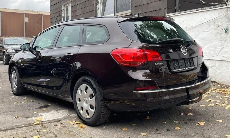 Gebraucht Opel Astra Selection 110 PS (80 kW) 2015 Braun Kombi