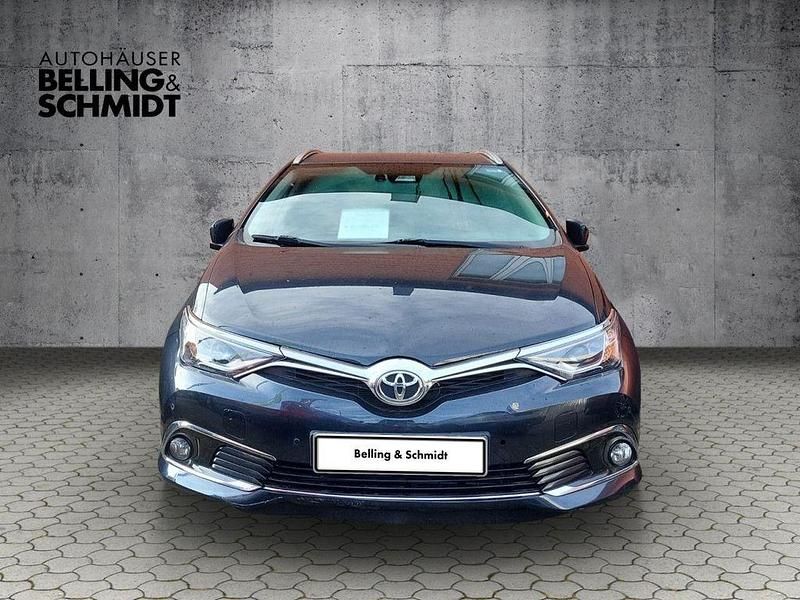 Gebraucht Toyota Auris Executive 111 PS (81 kW) 2016 Silber (metallic) Kombi