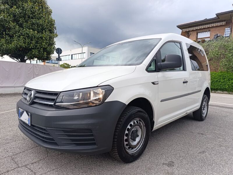 Usata VW Caddy 122 CV (89 kW) 2018 Bianco Monovolume