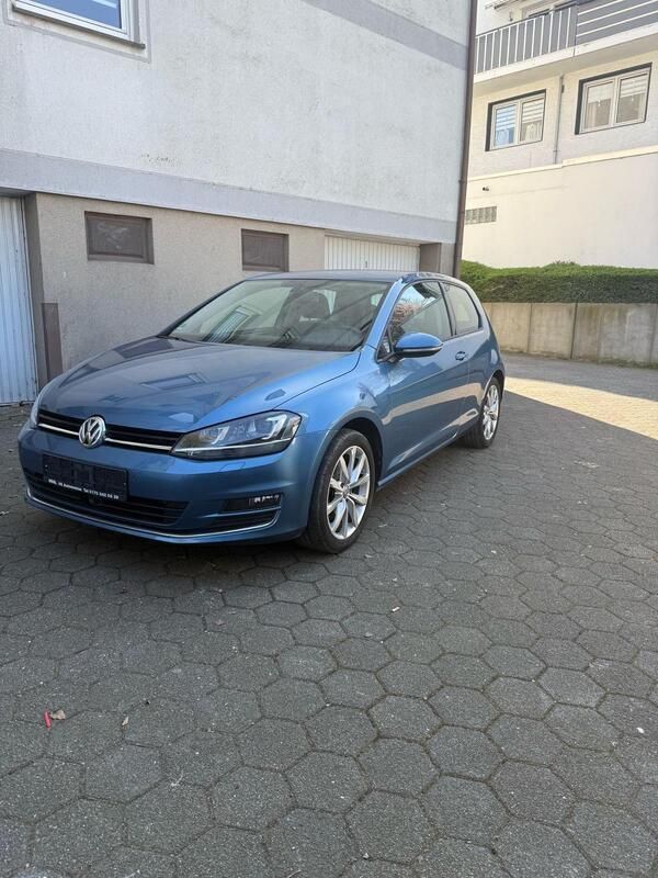 Blau Gebraucht 2013 VW Golf VII Highline Limousine | 9.799 € (Guter Preis) - Bild 1/4