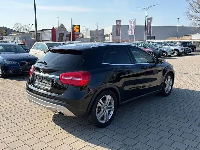 Usata Mercedes GLA200 156 CV (114 kW) 2015 Nero SUV