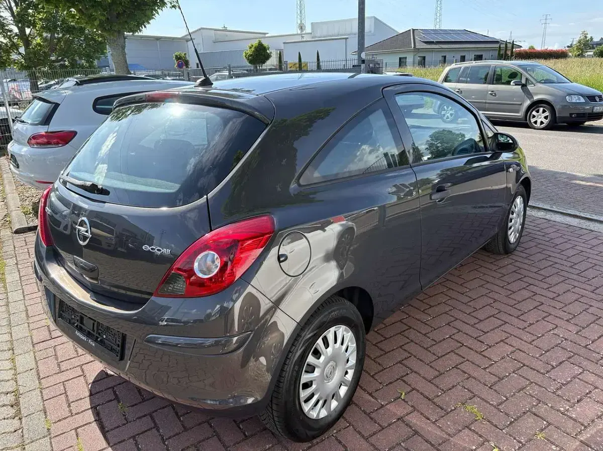Gebraucht Opel Corsa Selection 69 PS (50 kW) 2013 Plat.anthr./rogrey/0j:silbergr Kleinwagen