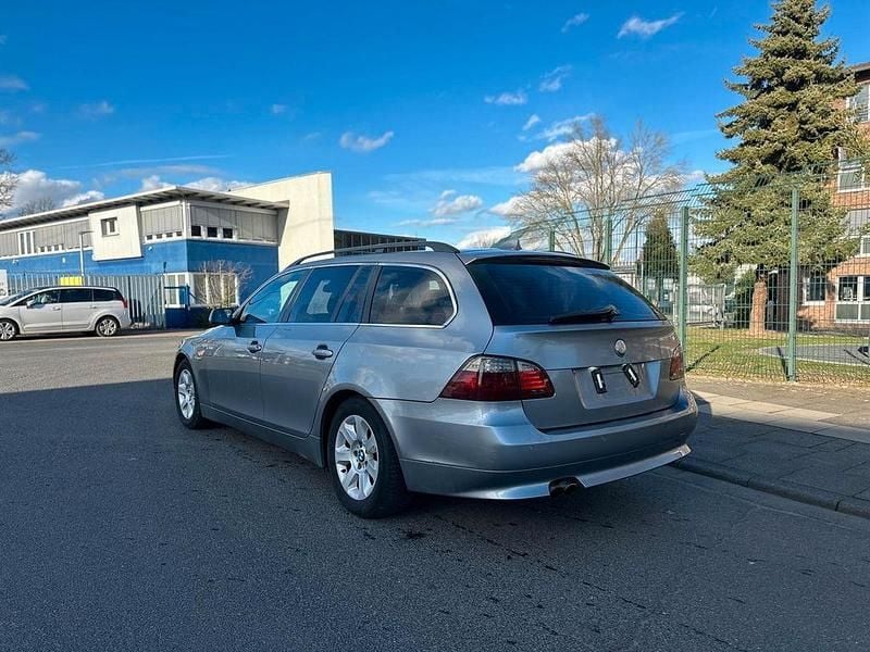 Gebraucht BMW 523 177 PS (130 kW) 2007 Grau Kombi