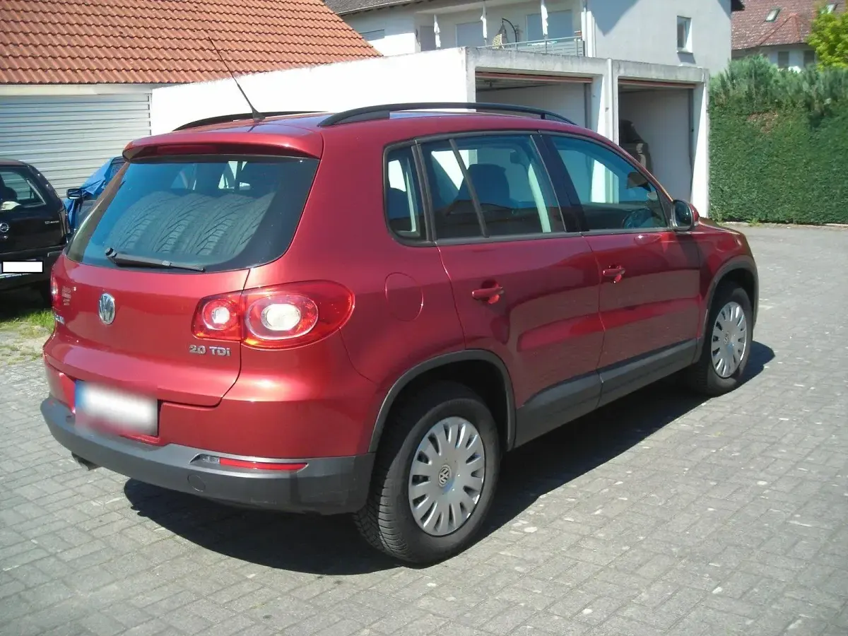 Gebraucht VW Tiguan 140 PS (102 kW) 2009 Rot SUV