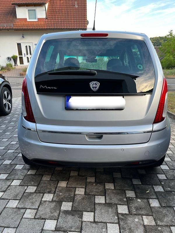 Gebraucht Lancia Musa 95 PS (69 kW) 2008 Silber Van / Kleinbus