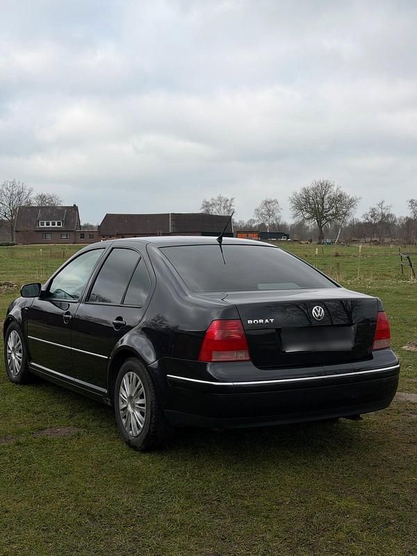 Gebraucht VW Bora 105 PS (77 kW) 2004 Schwarz Limousine