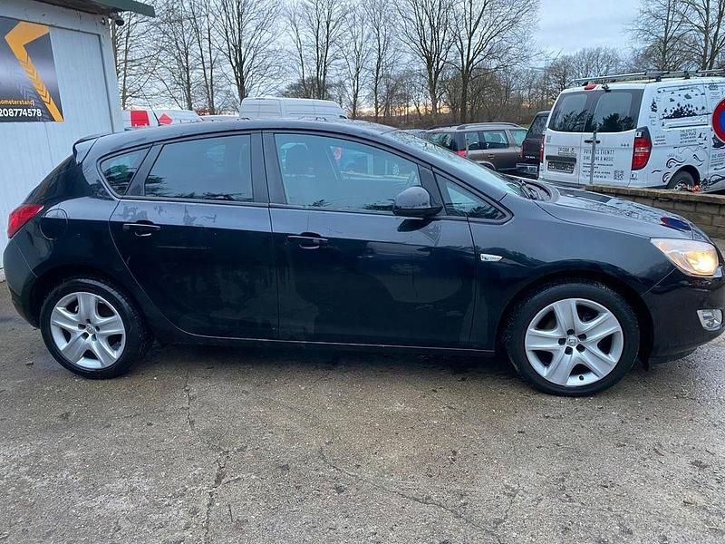 Gebraucht Opel Astra Sport 160 PS (117 kW) 2011 Grau Kombi