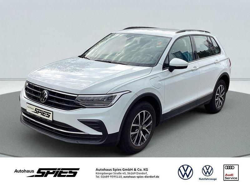 Pure white Gebraucht 2022 VW Tiguan Life SUV | 27.490 € (Fairer Preis) - Bild 1/3