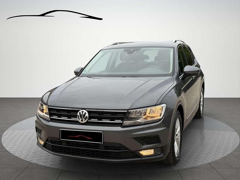 Grau Gebraucht 2017 VW Tiguan Sound SUV | 14.500 € (Superpreis) - Bild 1/4