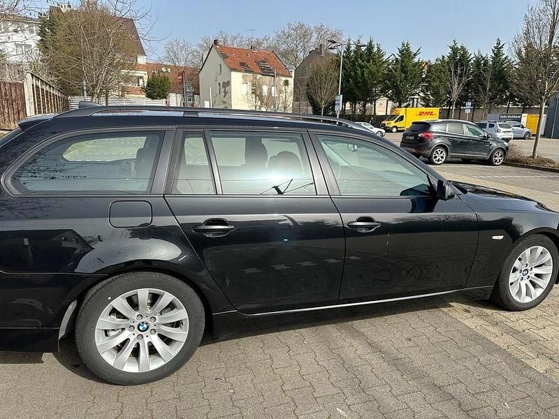 Gebraucht BMW 525 Lifestyle 197 PS (144 kW) 2008 Schwarz Kombi