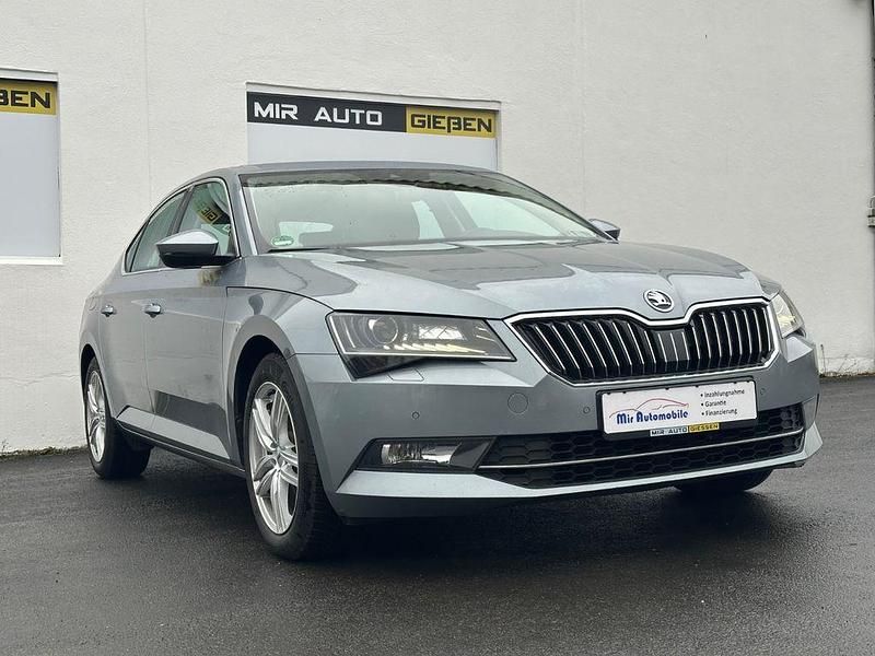 Gebraucht Skoda Superb Style 150 PS (110 kW) 2016 Grau Limousine
