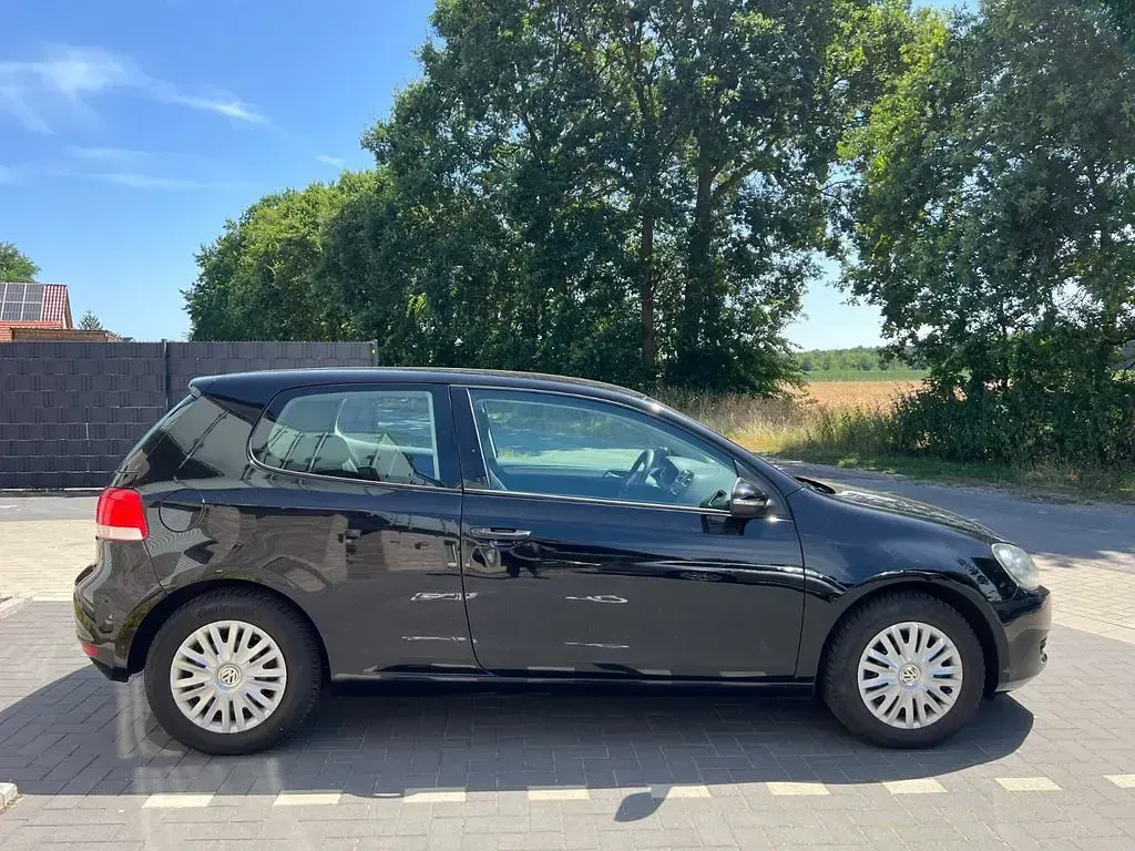 Gebraucht VW Golf VI 80 PS (58 kW) 2010 Schwarz Kleinwagen