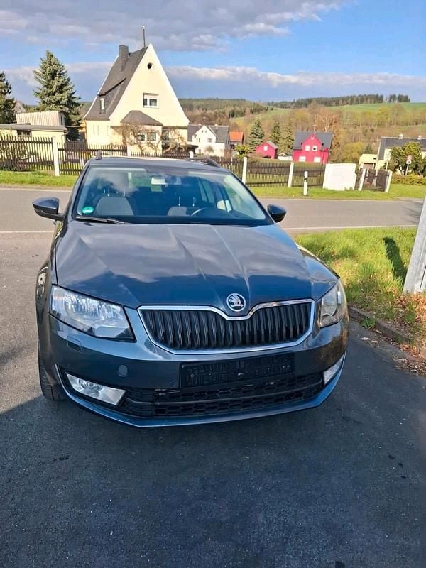 Second-hand Skoda Octavia 110 CP (80 kW) 2016 Albastru Hatchback