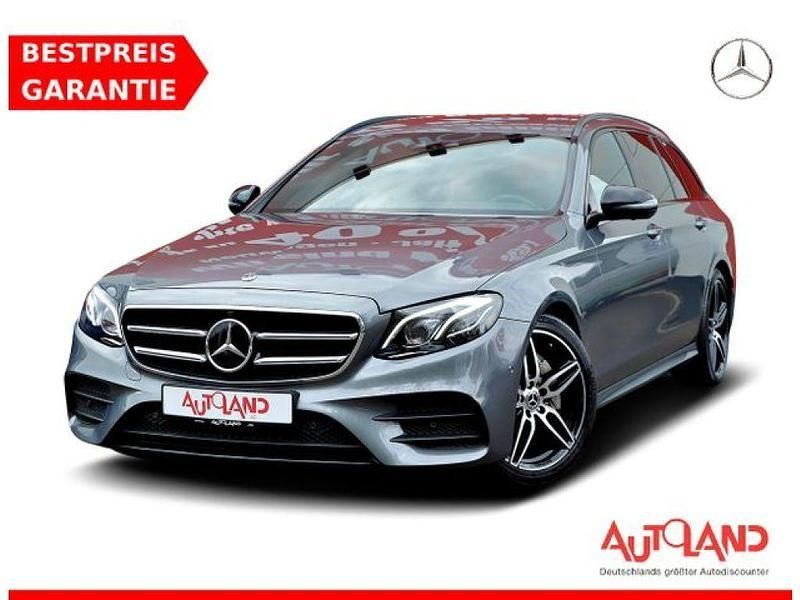 Grau Gebraucht 2017 Mercedes E200 AMG line Limousine | 31.950 € (Fairer Preis) - Bild 1/4