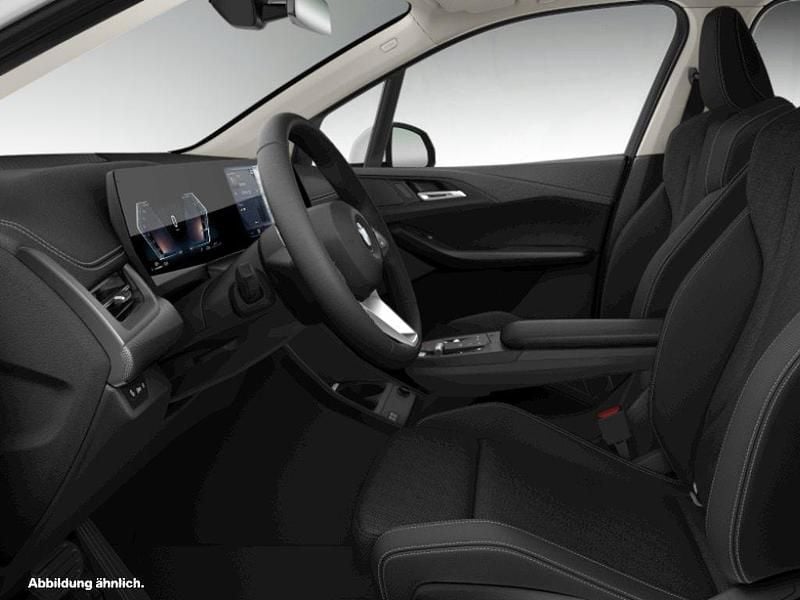 Weiß Gebraucht 2024 BMW 216 Active Tourer Van / Kleinbus | 29.186 € (Fairer Preis) - Bild 1/2