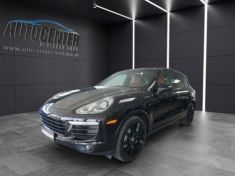 Tiefschwarzmetallic Gebraucht 2017 Porsche Cayenne SUV | 39.980 € (Fairer Preis) - Bild 1/4
