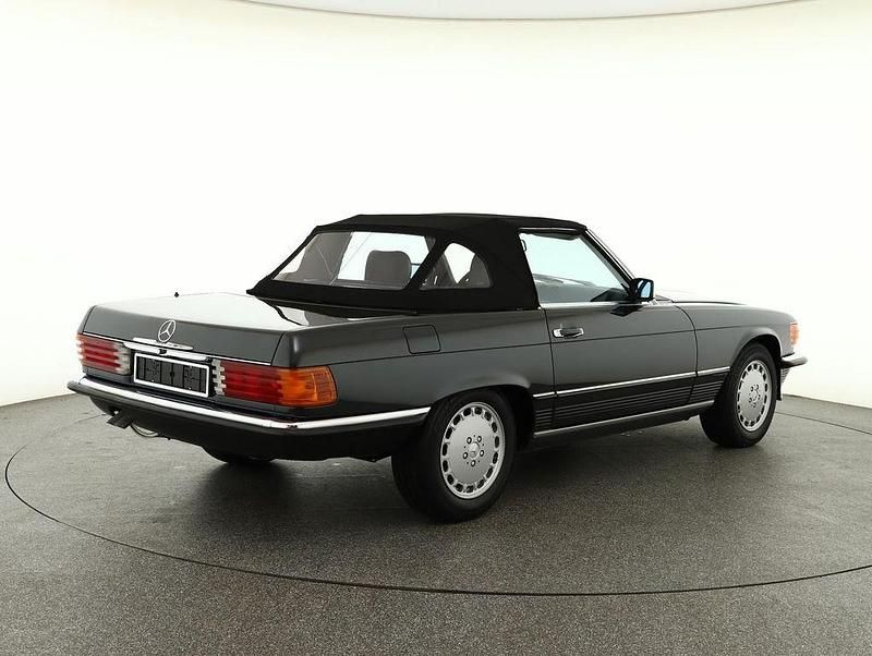 Gebraucht Mercedes SL300 188 PS (138 kW) 1986 Blau blauschwarz metallic Cabrio