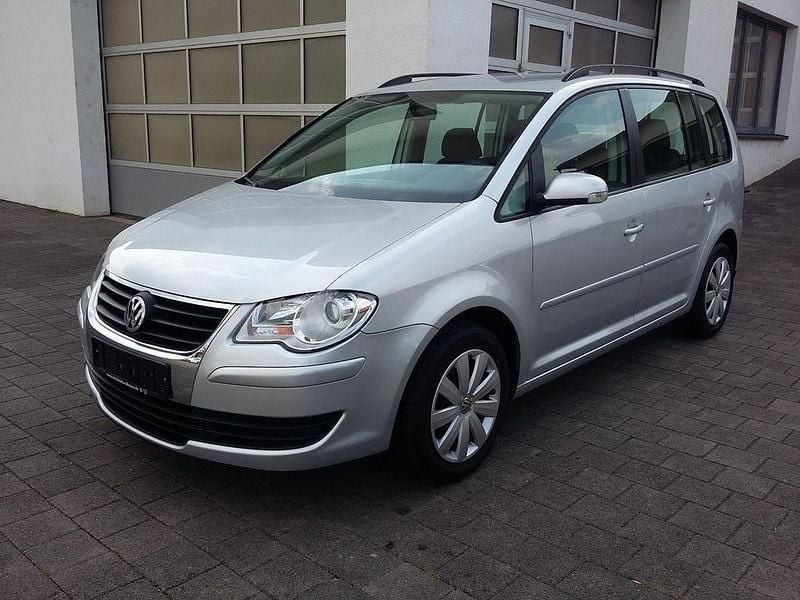 Silber Gebraucht 2008 VW Touran Trendline Van / Kleinbus | 3.790 € (Guter Preis) - Bild 1/4