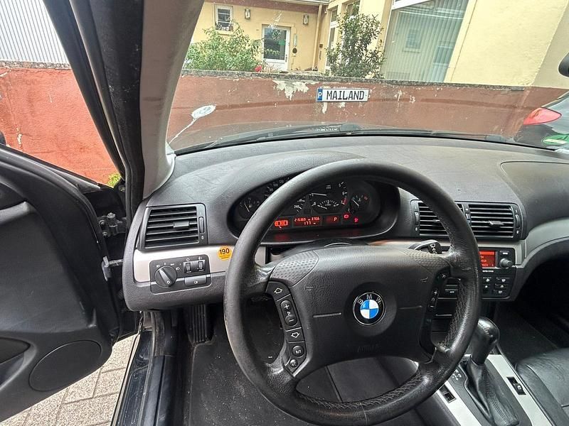 Schwarz Gebraucht 2005 BMW 318 Limousine | 2.000 € (Guter Preis) - Bild 1/4