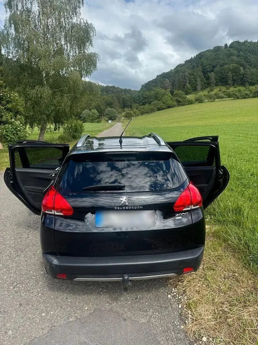 Gebraucht Peugeot 2008 Allure 114 PS (83 kW) 2014 Schwarz SUV