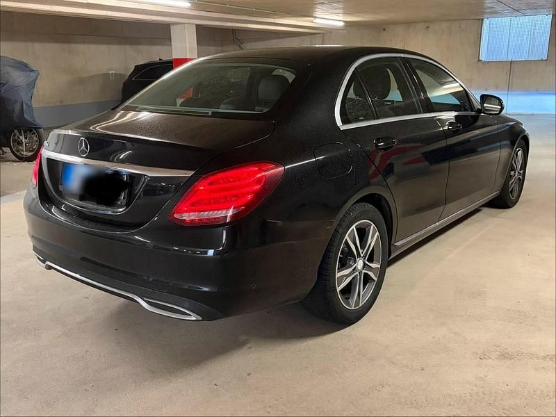 Gebraucht Mercedes C180 116 PS (85 kW) 2017 Schwarz Limousine