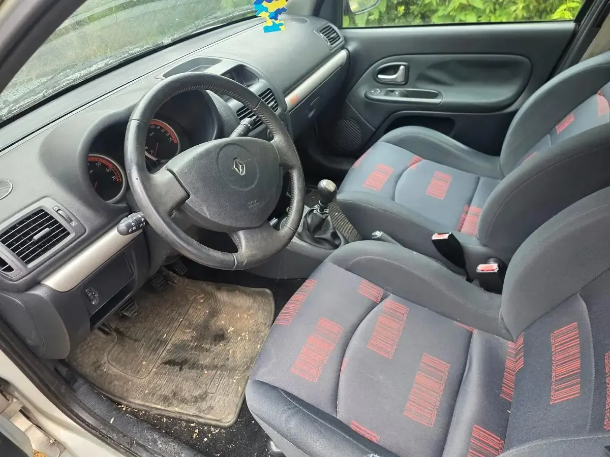 Gebraucht Renault Clio 75 PS (55 kW) 2005 Grau Kleinwagen