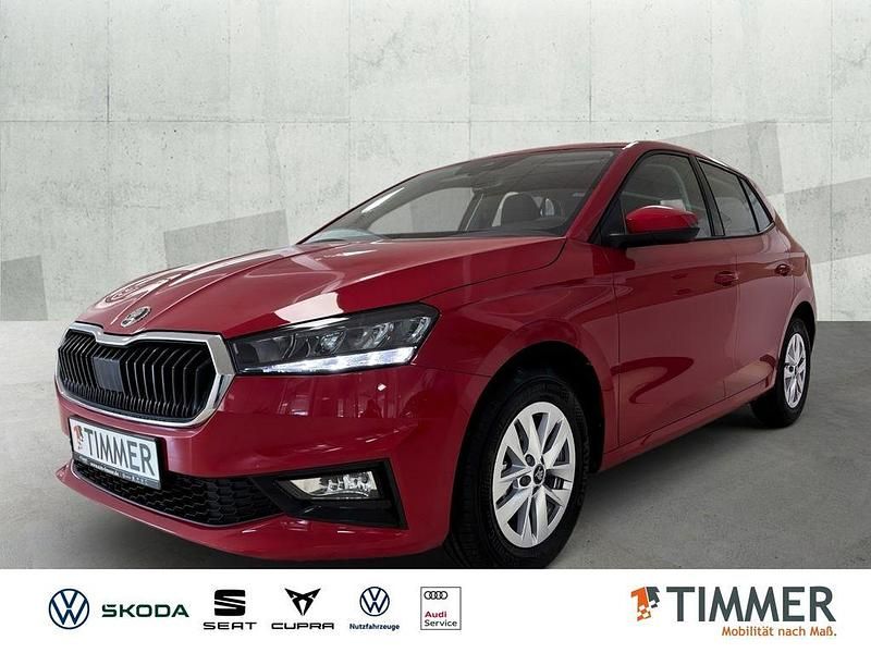 Rot Neu 2025 Skoda Fabia Essence Limousine | 19.444 € (Fairer Preis) - Bild 1/4