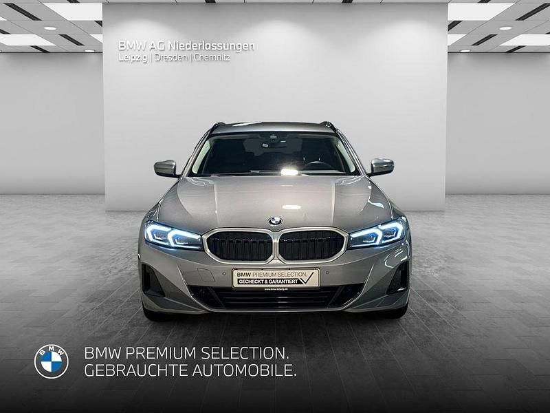 Gebraucht BMW 330 Shadowline 245 PS (180 kW) 2023 Grau Kombi