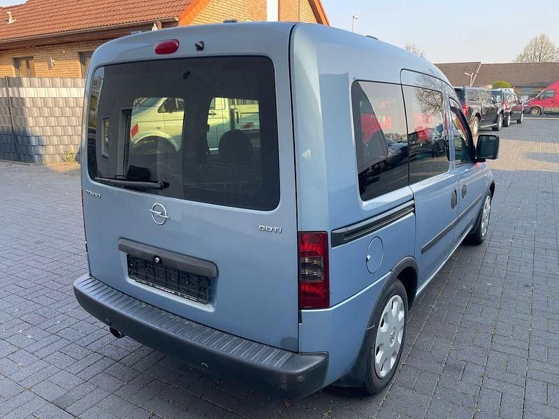 Second-hand Opel Combo Edition 101 CP (74 kW) 2008 Albastru Monovolum