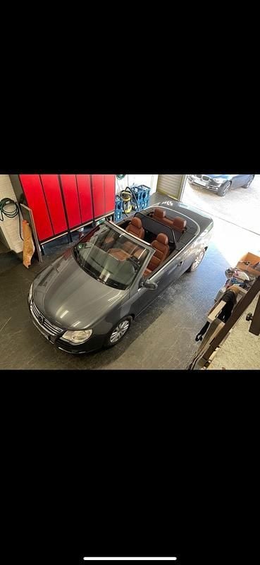 Gebraucht VW Eos 122 PS (89 kW) 2008 Blau Cabrio