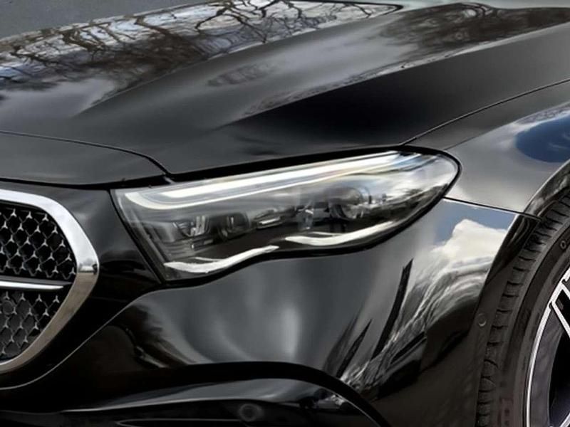 Gebraucht Mercedes E300 AMG 313 PS (230 kW) 2025 Schwarz Limousine