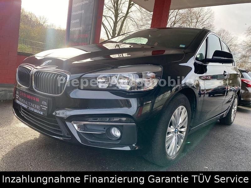 Schwarz Gebraucht 2015 BMW 218 Luxury Line Kombi | 11.990 € (Guter Preis) - Bild 1/4