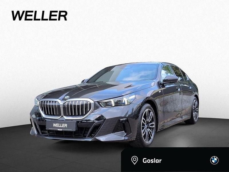 Sophistograu brillanteffekt Gebraucht 2024 BMW 520 M Sport Limousine | 48.950 € (Fairer Preis) - Bild 1/4