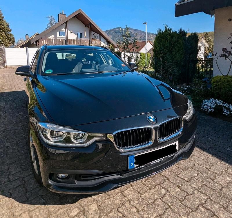 Gebraucht BMW 320 Advantage 189 PS (139 kW) 2018 Schwarz Kombi