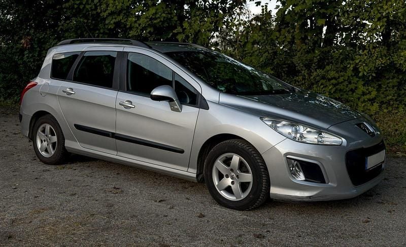 Silber Gebraucht 2012 Peugeot 308 Business-Line Kombi | 2.950 € (Superpreis) - Bild 1/4