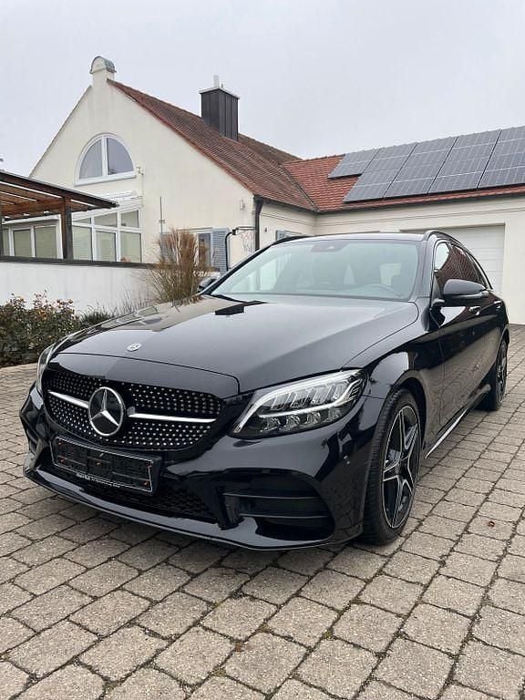 Schwarz Gebraucht 2019 Mercedes C220 Kombi | 27.900 € (Fairer Preis) - Bild 1/4