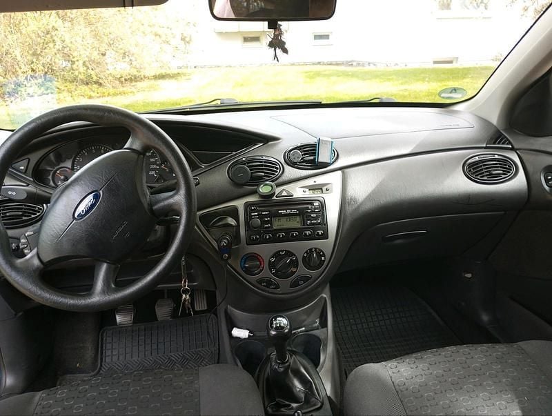 Usata Ford Focus 2003 Blu Utilitaria
