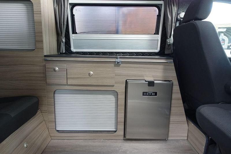 Blau Gebraucht 2021 VW California California Van | 39.490 € (Superpreis) - Bild 1/4