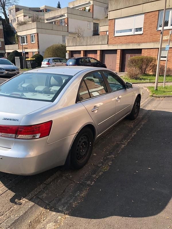 Gebraucht Hyundai Sonata 162 PS (119 kW) 2007 Silber Limousine