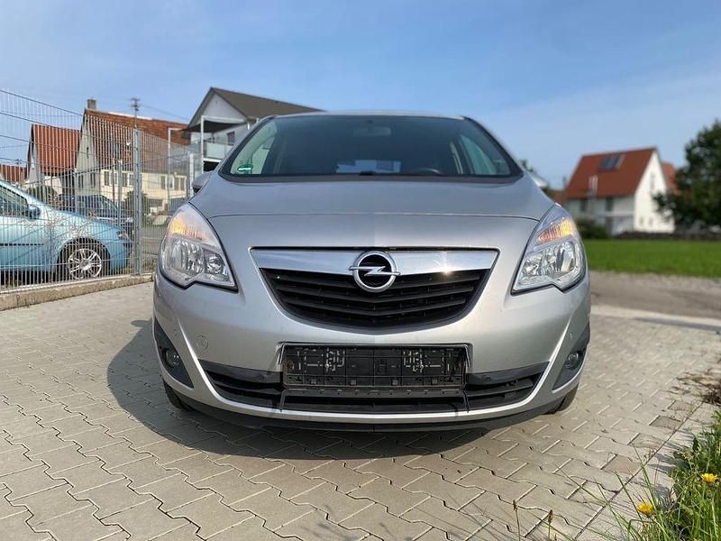Silber Gebraucht 2012 Opel Meriva Van / Kleinbus | 4.499 € (Fairer Preis) - Bild 1/4