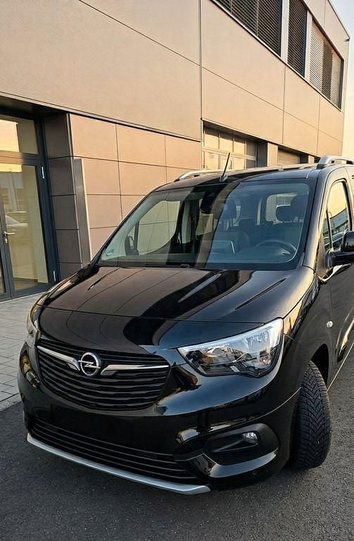 Gebraucht Opel Combo Ultimate 131 PS (96 kW) 2023 Schwarz Van / Kleinbus