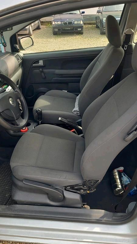 Second-hand VW Fox 59 CP (43 kW) 2011 Argintiu Hatchback