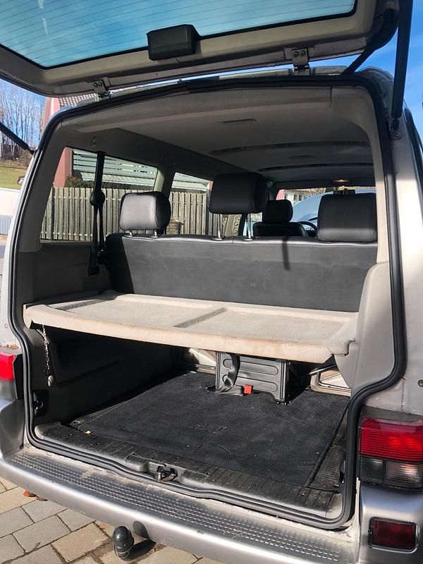 Gebraucht VW T4 102 PS (75 kW) 1999 Grau Van