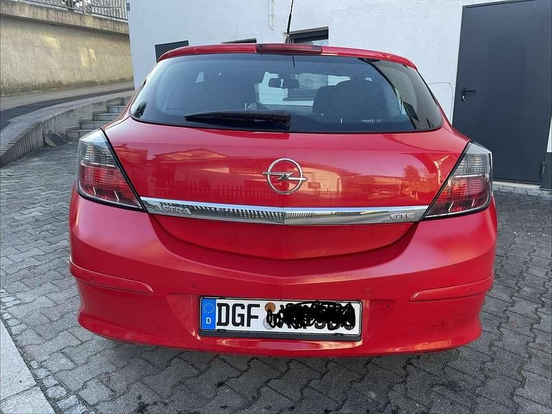 Gebraucht Opel Astra GTC Innovation 90 PS (66 kW) 2008 Rot Limousine