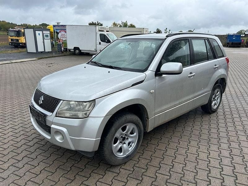 Silber Gebraucht 2007 Suzuki Grand Vitara Club SUV | 4.950 € (Guter Preis) - Bild 1/4